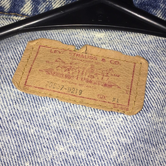 Vintage Oversized Levi Jean Jacket - Picture 3 of 7